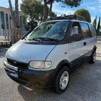 NISSAN SERENA 2.3 7 POSTI 4X4 2000