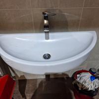 Lavandino mobiletto bagno con luce e volendo anche