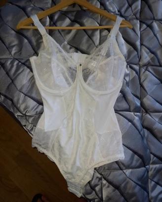 Body con reggiseno.