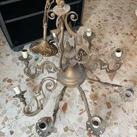 Lampadario antico in ferro battuto