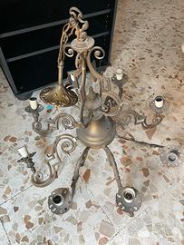 Lampadario antico in ferro battuto