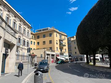 Centralissimo appartamento Piazza Guido Monaco
