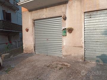 Albano commissariato box locale mq 25