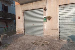 Albano commissariato box locale mq 25