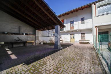 CASA SEMINDIPENDENTE A BOSCONERO