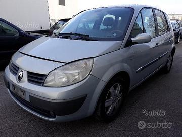 Renault scenic anno 2005 ricambi usati