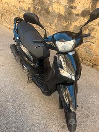 Tweet 50 con motore 125