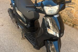 Tweet 50 con motore 125