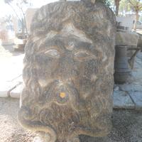 Grande Mascherone in Pietra