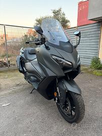 Yamaha Tmax 560 2025