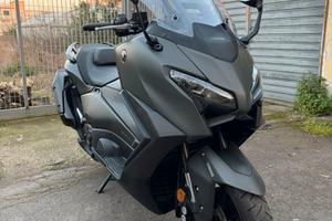 Yamaha Tmax 560 2025