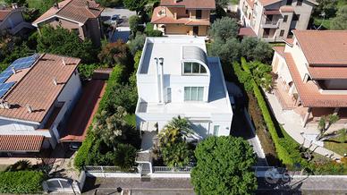 VILLA SINGOLA A PINETO