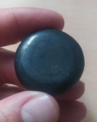 Ciottoli rotondi levigati di Shungite pura 100%