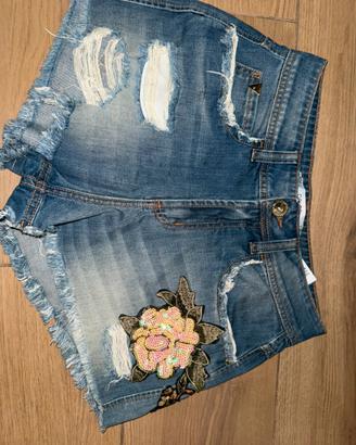 Short jeans vita alta