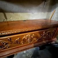 Cassapanca con legni di Pregio