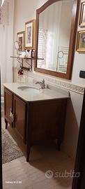 Mobile bagno con lavabo e specchio