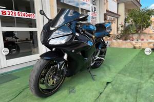 Honda cbr 1000 rr fireblade