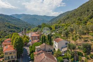 CASA INDIPENDENTE A PRELÀ