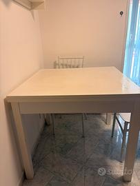 tavolo apribilie con set da 4 sedue