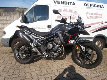 Triumph Tiger 900 GT Pro del 2024 compreso trapass