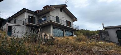 Villa indipendente con terreno