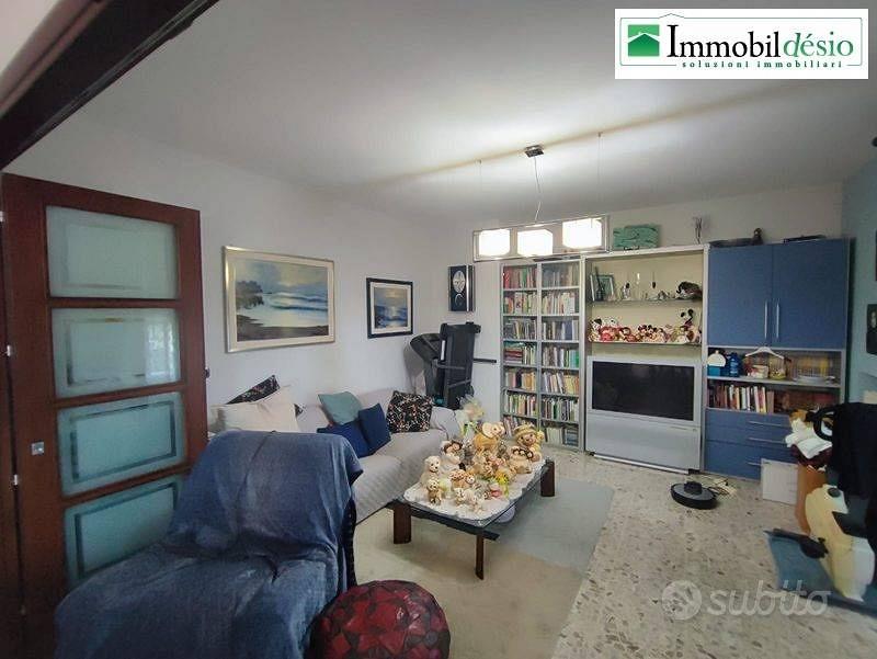 Appartamento di 146 m² con più di 5 locali e box a - Vista 5