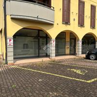 NEGOZIO A BIENNO