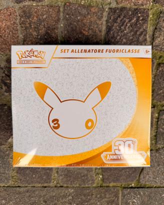 Pokemon ETB 30th box allenatore fuoriclasse