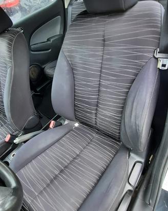 MAZDA 2 ANNO 2009 - TAPPEZZERIA