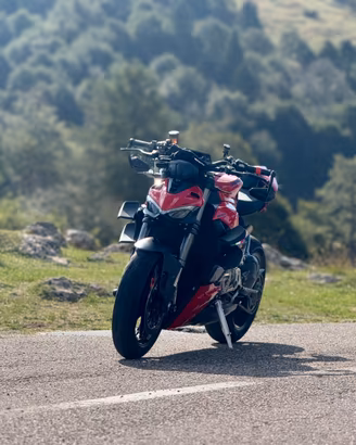 Ducati streetfighter v2 955