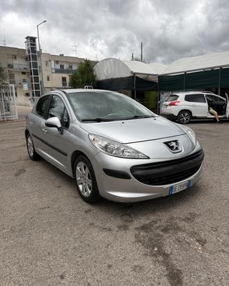 Peugeot 207 1.4 HDi 70CV 5p. XT