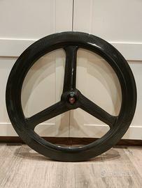 Ruota anteriore bici da corsa 