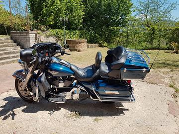 Harley Elctra Glide Ultra Classic del centenario