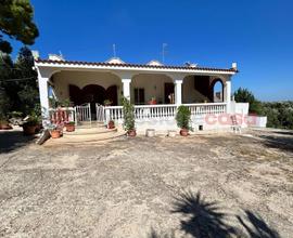 Villa o villino Ostuni [RIF. AD2408VRG]