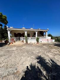 Villa o villino Ostuni [RIF. AD2408VRG]