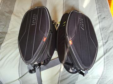 Borse laterali morbide Givi EA101C
