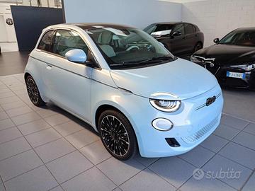 FIAT 500e Berlina 42 kWh La Prima by Bocelli
