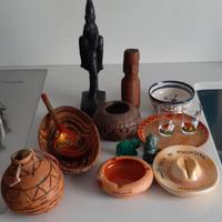 vari souvenir etnici 