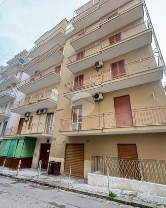 3 LOCALI A TORRE DEL GRECO