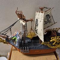 Modellino di galeone pirata