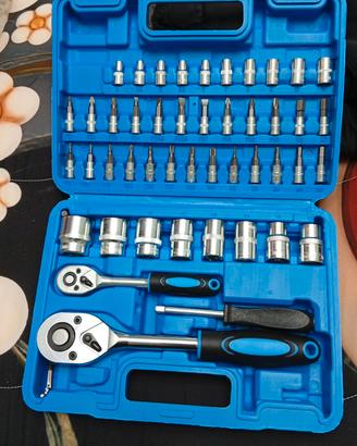 set attrezzi 51 pezzi 