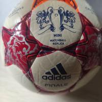 Pallone Adidas Finale Mini Champions League 2011