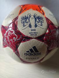 Pallone Adidas Finale Mini Champions League 2011