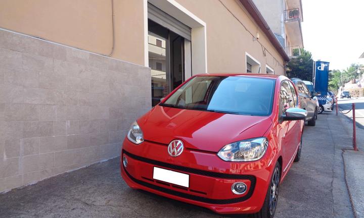 Volkswagen up! 1.0 75 CV 3p. high up! Solo 13.000K