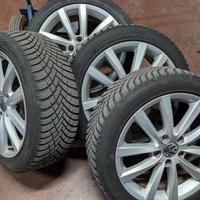 cerchi originali Volkswagen con gomme 