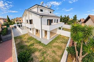 Villa di 150 m² con 4 locali a Roma