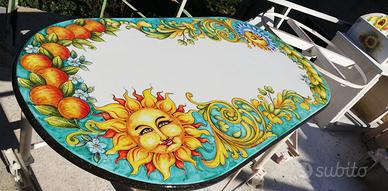 Tavoli artistici realizzati interamente a mano