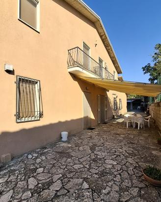 Villetta 70 mq  su 2 livelli in Via Ciccotonno!!AV