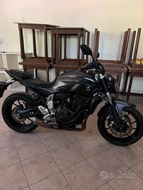 Yamaha MT-07 con ABS colore matt grey