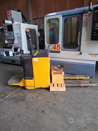Transpallet elettrico "om", usato